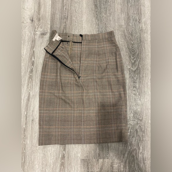 H&M Knee-length skirt in patterned weave with decorative buttons. size 4 - Picture 9 of 10